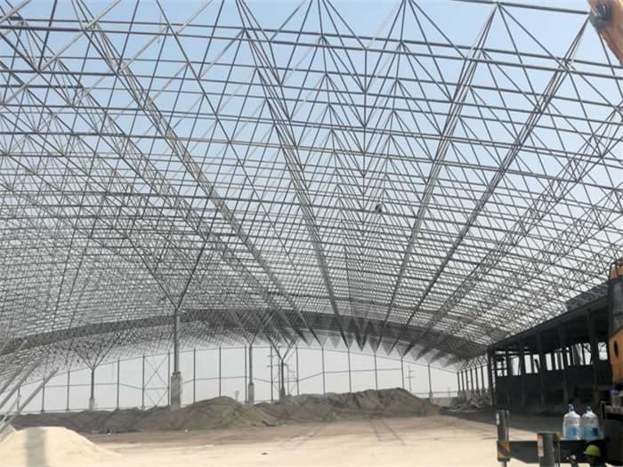 双鸭山钢厂料仓网架工程
